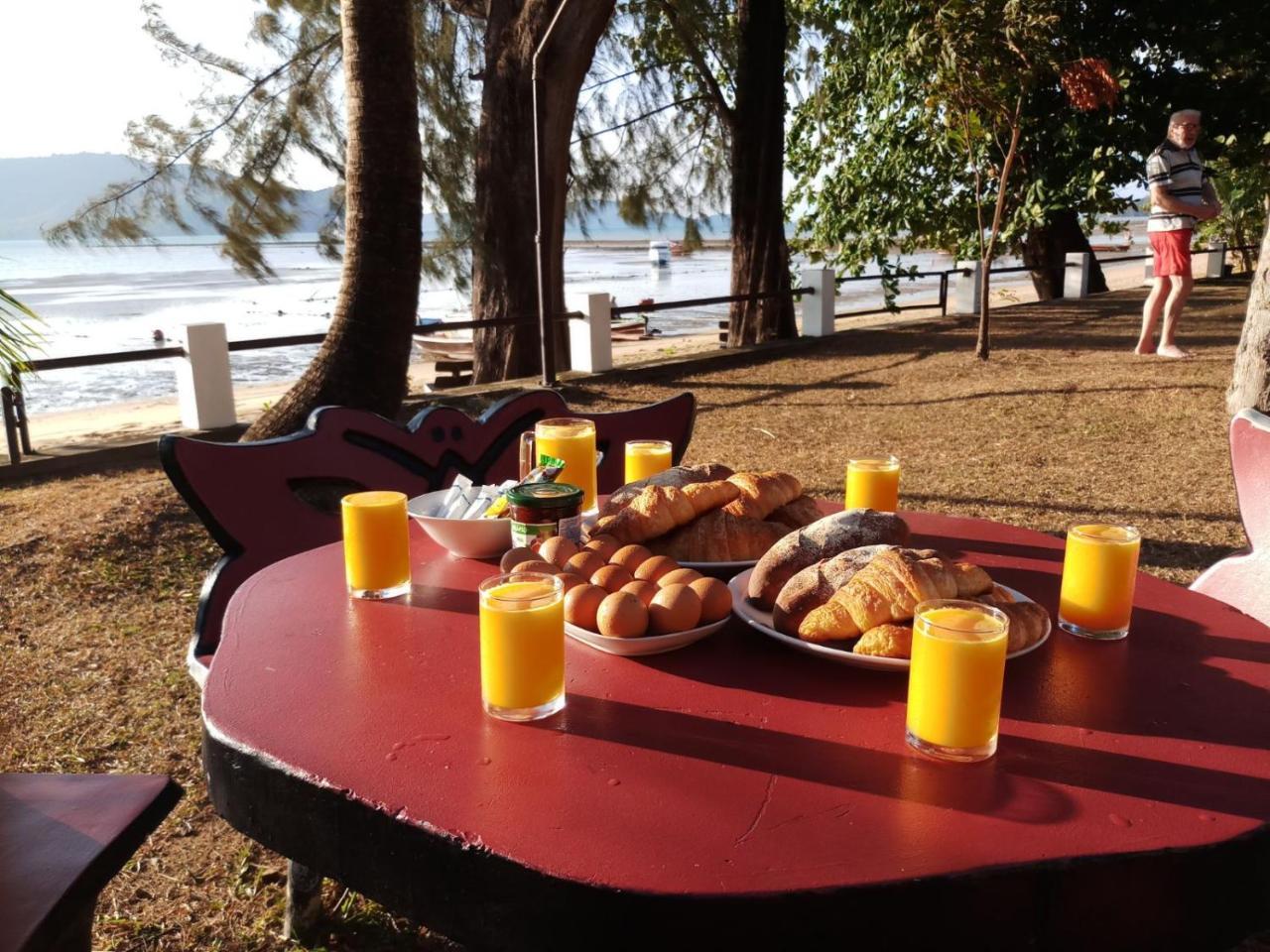 Villa Miracle Rawai 外观 照片