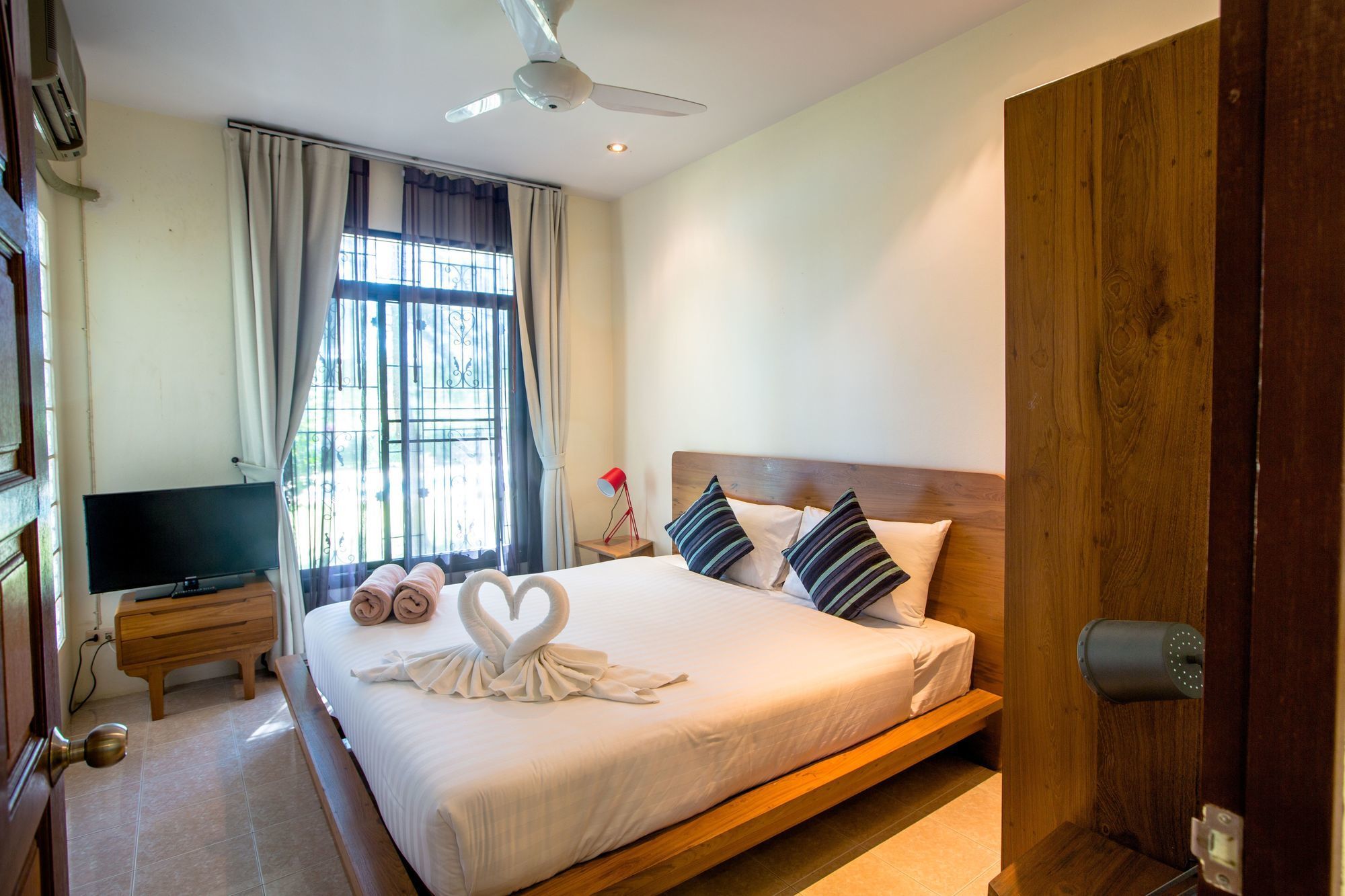 Villa Miracle Rawai 外观 照片